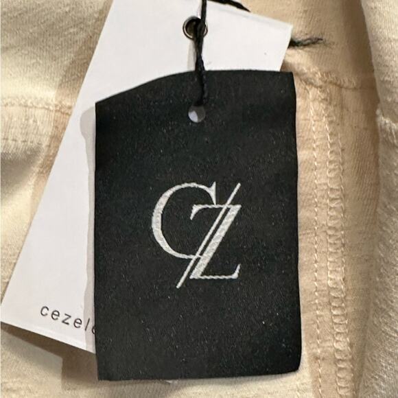 CZ Cezele Women’s Small Ivory Denim Shirt Jacket with Silver Stud Trim & Fringe - Picture 6 of 7